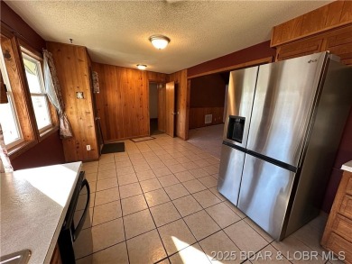 Charming 3 bed, 1.5 bath earth contact home on a quiet dead-end