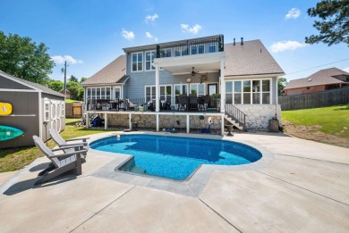 Lake Home For Sale in Lakeland, Tennessee