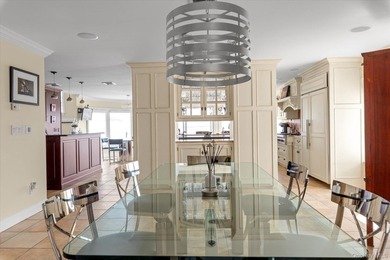 Welcome to a rare and exceptional waterfront in the heart of - photo 7