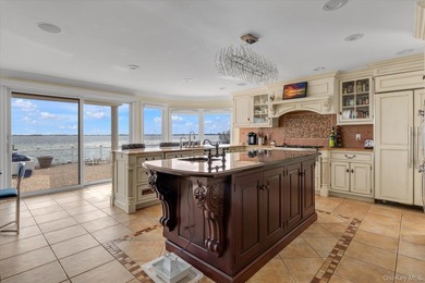 Welcome to a rare and exceptional waterfront in the heart of - photo 9