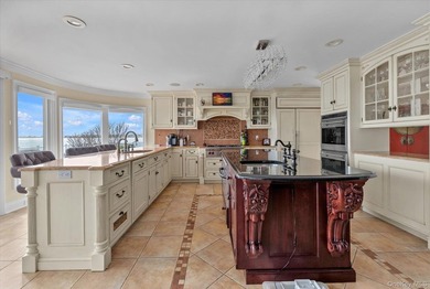 Welcome to a rare and exceptional waterfront in the heart of - photo 10