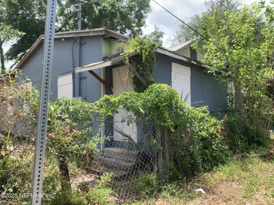 St. Johns River Home Active Under Contract in Jacksonville Florida