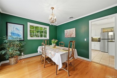 Welcome to gracious coastal living in one of Huntington's most - photo 10