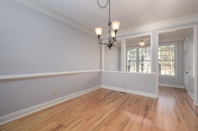 Exceptional Saddle Ridge townhome in the heart of Reynolds Lake