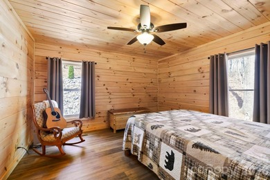 Beautiful cabin oasis tucked away in the gated community of - photo 12