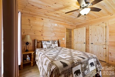 Beautiful cabin oasis tucked away in the gated community of - photo 13