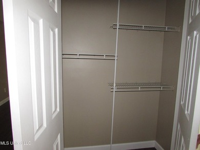Tri Level Townhome near Pass Rd and Courthouse Rd. Single car - photo 13