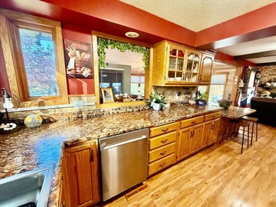 LAKE LIFE ON AN ACREAGE - the best of both worlds! This stunning - photo 18