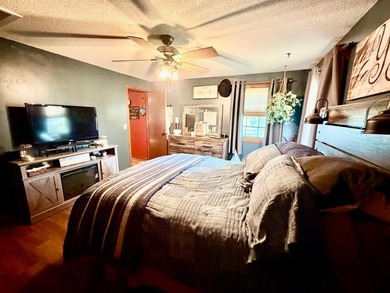 LAKE LIFE ON AN ACREAGE - the best of both worlds! This stunning - photo 21