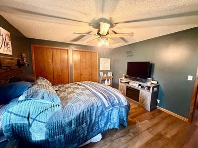 LAKE LIFE ON AN ACREAGE - the best of both worlds! This stunning - photo 22