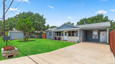 Welcome to this charming and move-in-ready gem offering 3 - photo 3