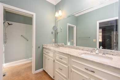 Exceptional Saddle Ridge townhome in the heart of Reynolds Lake