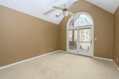 Exceptional Saddle Ridge townhome in the heart of Reynolds Lake