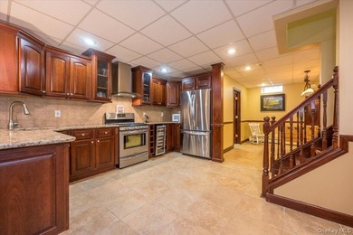 Welcome to This Stunning Postmodern Masterpiece in Half Hollow - photo 32