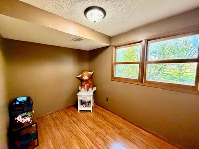 LAKE LIFE ON AN ACREAGE - the best of both worlds! This stunning - photo 34