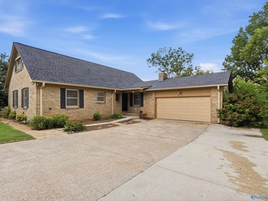 Imagine living just down the street from the Valley Hill Country - photo 39