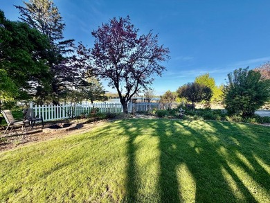 LAKE LIFE ON AN ACREAGE - the best of both worlds! This stunning - photo 49