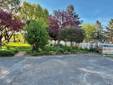 LAKE LIFE ON AN ACREAGE - the best of both worlds! This stunning - photo 50
