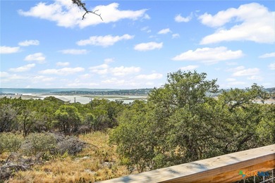 Lake Home For Sale in Canyon Lake, Texas