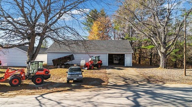 Unlock the potential of this well-maintained commercial property - photo 11