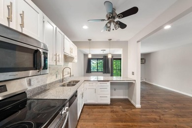 Welcome to this bright and inviting 2 bed, 2 bath, third-floor - photo 12