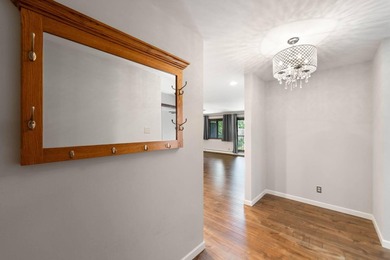 Welcome to this bright and inviting 2 bed, 2 bath, third-floor - photo 18