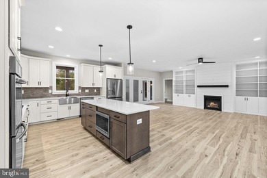 Experience elevated lake living in this brand new waterfront - photo 32
