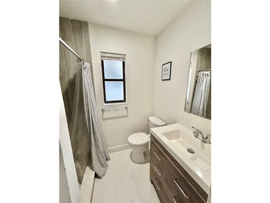 Welcome to this beautifully updated 3-bedroom, 3-bathroom home - photo 33