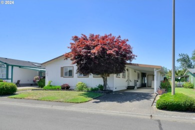 Dobson Pond Home For Sale in Eugene Oregon