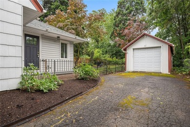 TRANSPARENTLY PRICED TO SELL! Welcome to 37 Hartfeld Dr! A - photo 3