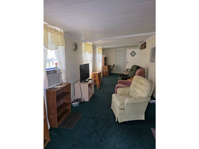 Welcome to this charming and fully furnished 2-bedroom - photo 5