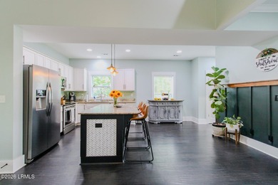 LOWCOUNTRY LIVING AT ITS BEST! This beautifully maintained - photo 8