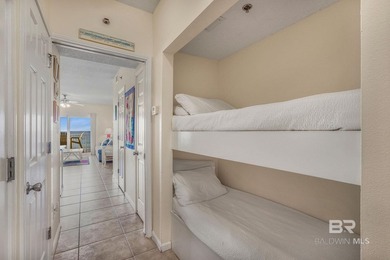 This beautifully 5th floor beachfront unit with direct views of - photo 9