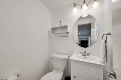 Coastal Gem with 70 Ft of Water Frontage. Remodeled single - photo 16