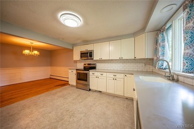 This spacious single-family home with a private in-law apartment - photo 4