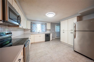 This spacious single-family home with a private in-law apartment - photo 5