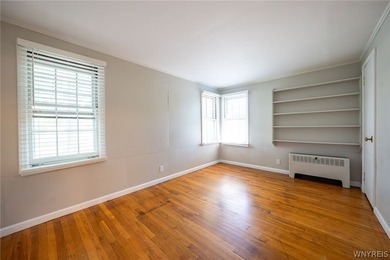 This spacious single-family home with a private in-law apartment - photo 8