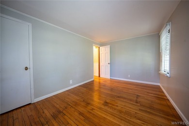 This spacious single-family home with a private in-law apartment - photo 9