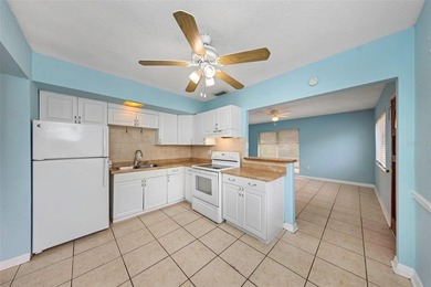 * * FANTASTIC LAYOUT AND LOT * * Welcome to this 3-bedroom - photo 3
