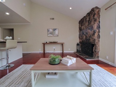 Nestled in a quiet cul-de-sac in Fremont's desirable Brookvale - photo 15