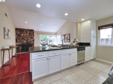 Nestled in a quiet cul-de-sac in Fremont's desirable Brookvale - photo 20