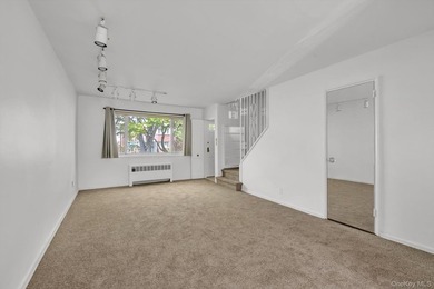 A Rare Find - A Duplex-Style Unit With Outdoor Patio. Situated - photo 2