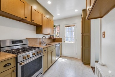 A Rare Find - A Duplex-Style Unit With Outdoor Patio. Situated - photo 9