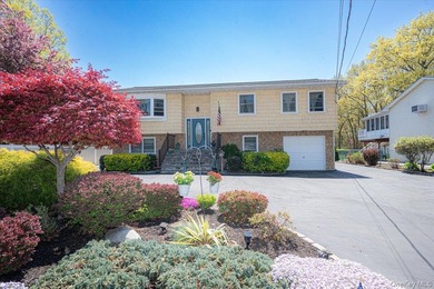 Don't miss this Diamond in the rough which features a Bay Shore - photo 1