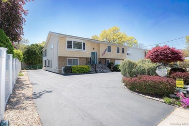 Don't miss this Diamond in the rough which features a Bay Shore - photo 2