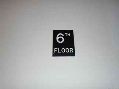 Bright and Crisp Top Floor (6th FL) Corner Studio. Featuring - photo 7