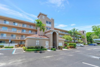 Lake Condo For Sale in Boynton Beach, Florida