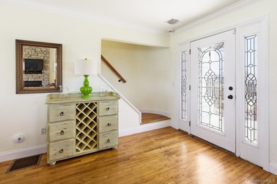Escape to 818 Dune Road, a stunning bayfront retreat offering 70 - photo 4