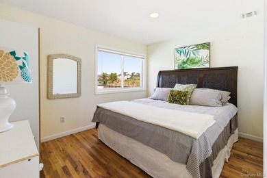 Escape to 818 Dune Road, a stunning bayfront retreat offering 70 - photo 10