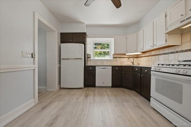 Oversized Property! Terrace Section of Oceanside!Enjoy Generous - photo 12